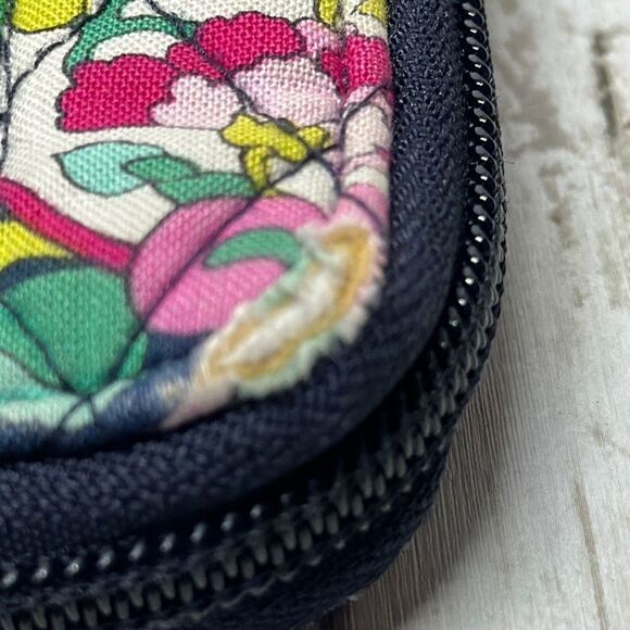 Vera Bradley Petal Paisley Wristlet Wallet Tech Case - Picture 5 of 6